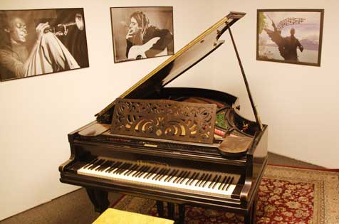 Quiet and private – the practise rooms in the pianosalon “Die Stimmgabel” in Mannheim-Germany, city centre